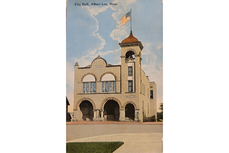 1902