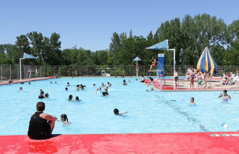 Aquatic Center Open